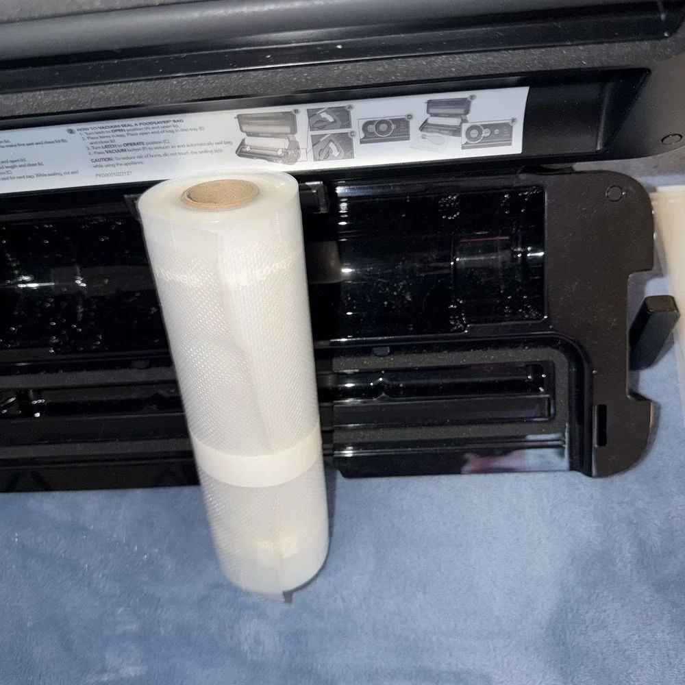 Foodsaver Vs3120 Multi‎ Use Food Preservation system With Roll Of Bag And Bags